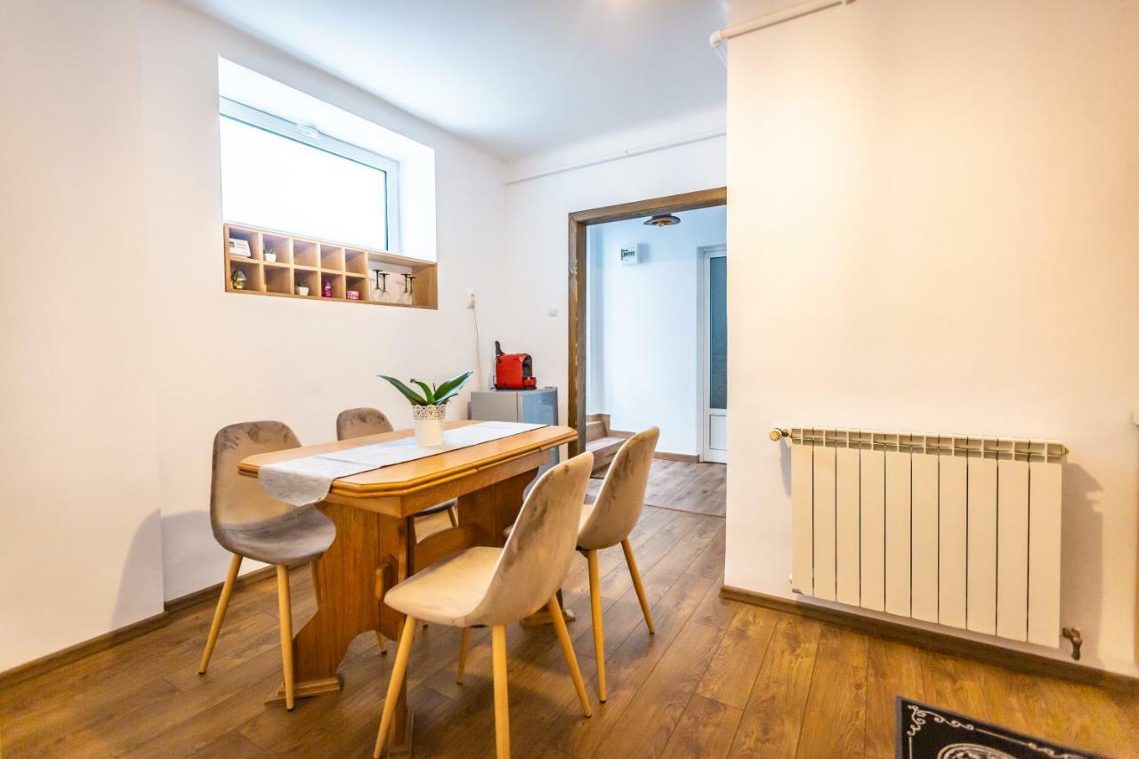 Central Apartment บราชอฟ ภายนอก รูปภาพ
