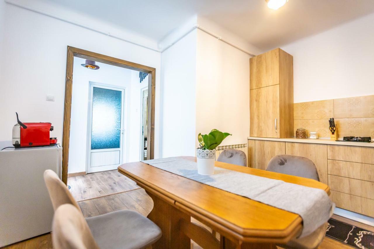 Central Apartment บราชอฟ ภายนอก รูปภาพ